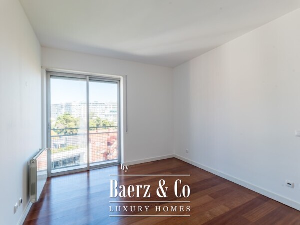 photo 24 T3 with view and garage in Amoreiras!